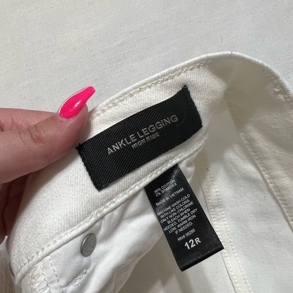 Express white jeans with rips size 12 - Picture 2 of 3